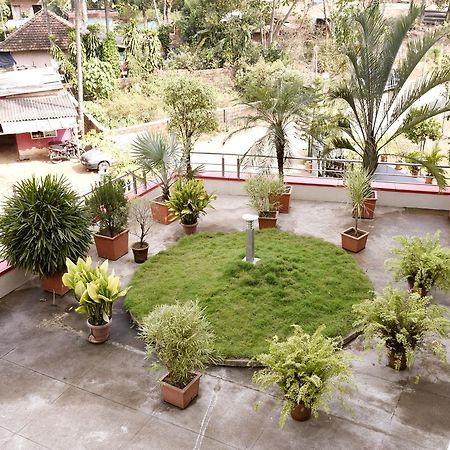 Hotel Slr Residency Subrahmanya Exteriér fotografie