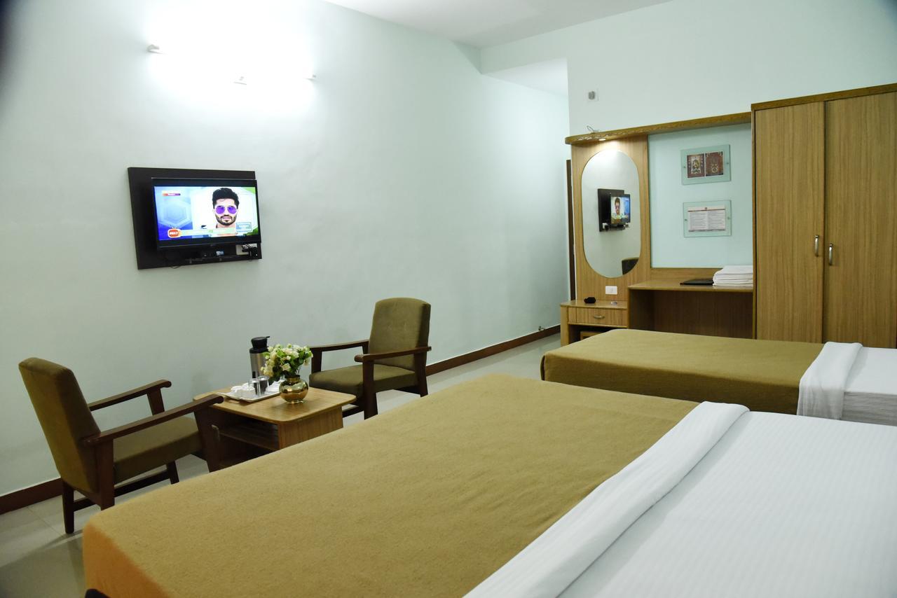 Hotel Slr Residency Subrahmanya Exteriér fotografie