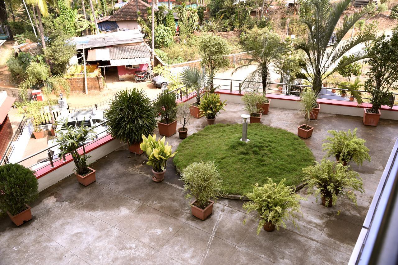 Hotel Slr Residency Subrahmanya Exteriér fotografie