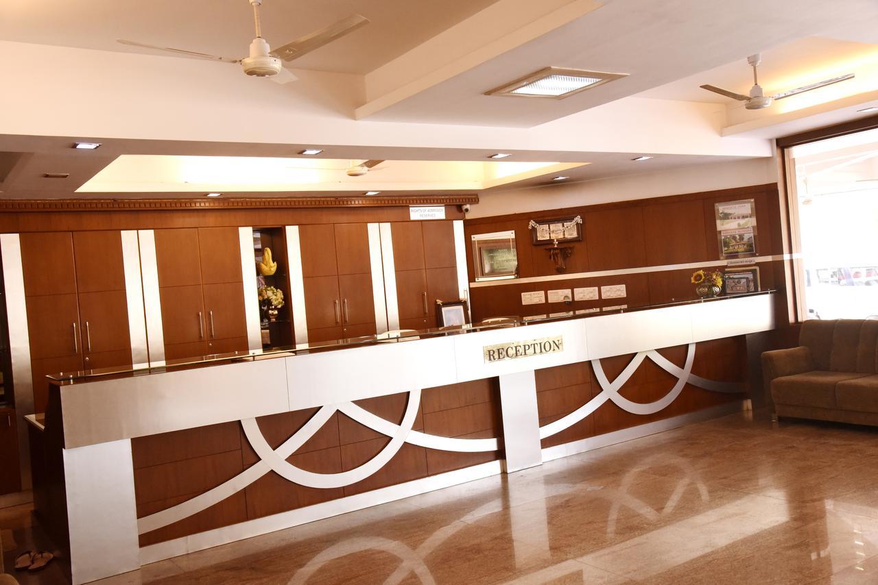 Hotel Slr Residency Subrahmanya Exteriér fotografie