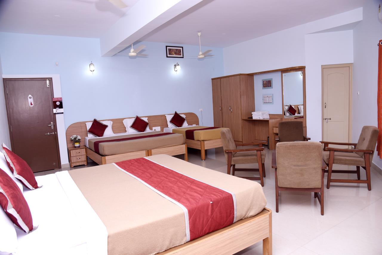 Hotel Slr Residency Subrahmanya Exteriér fotografie