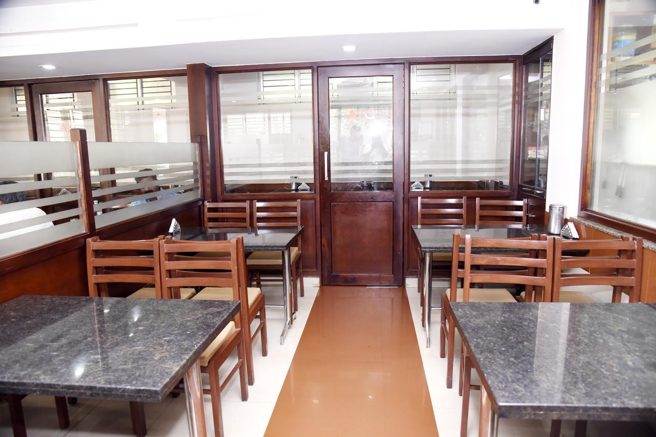 Hotel Slr Residency Subrahmanya Exteriér fotografie